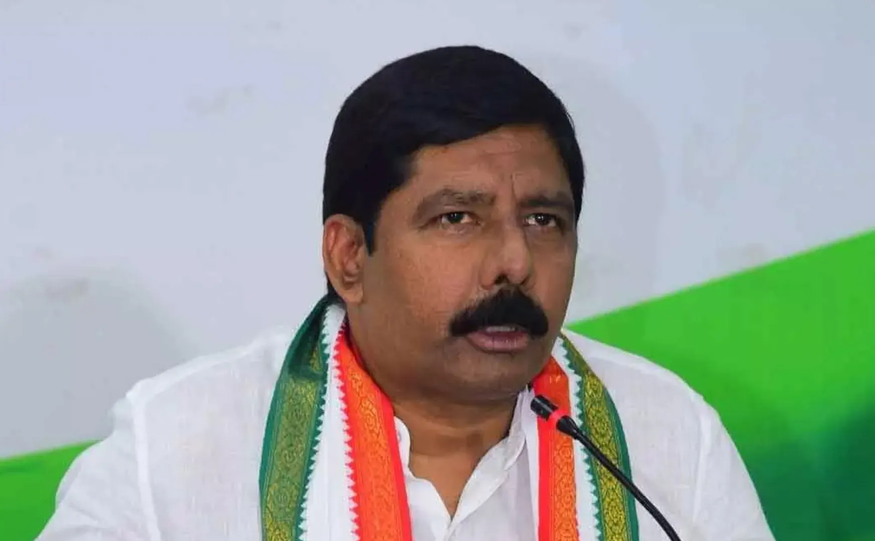 Congress president suddenly resigns; Andhra politics is in turmoil