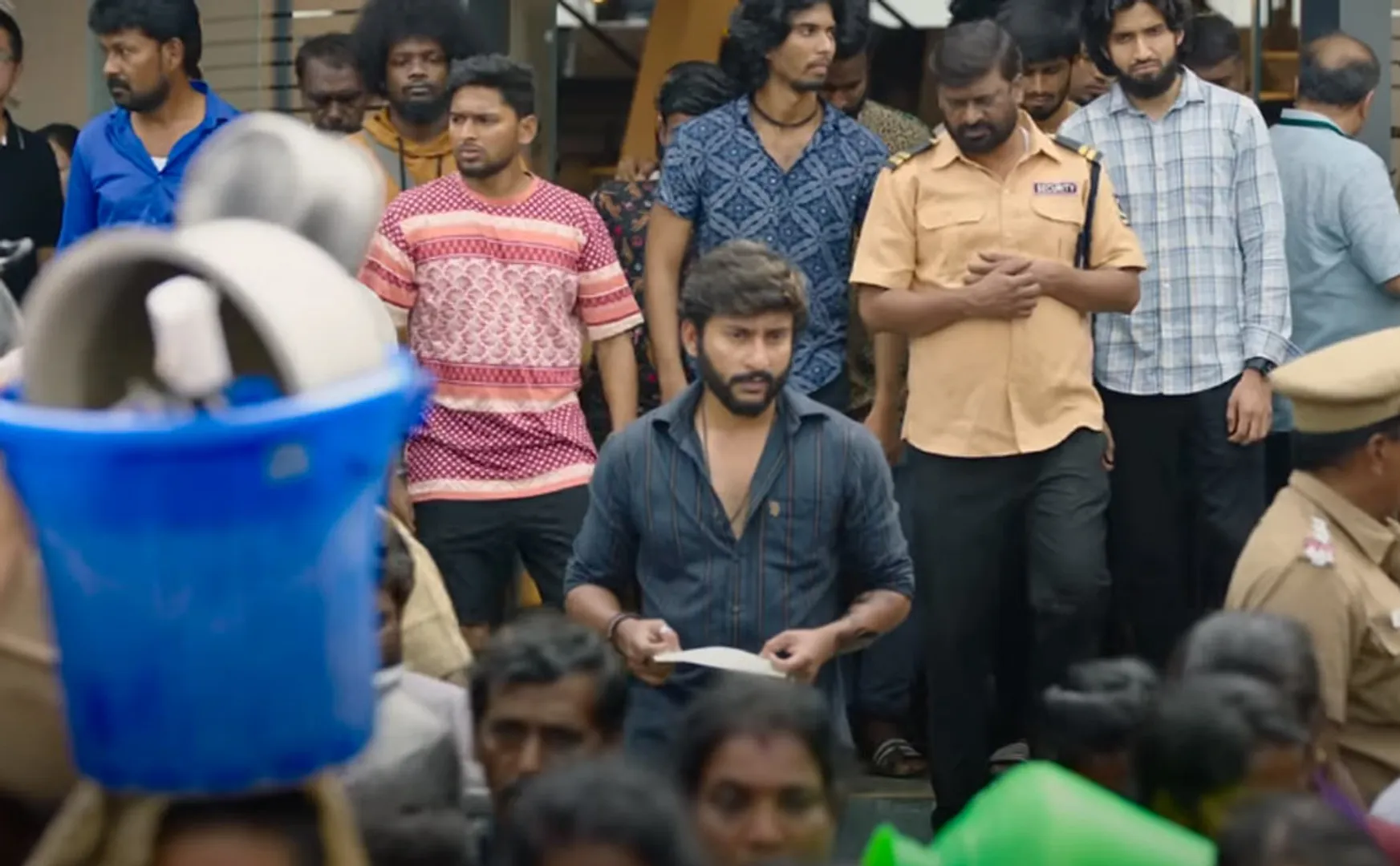 rj balaji Singapore Saloon trailer released