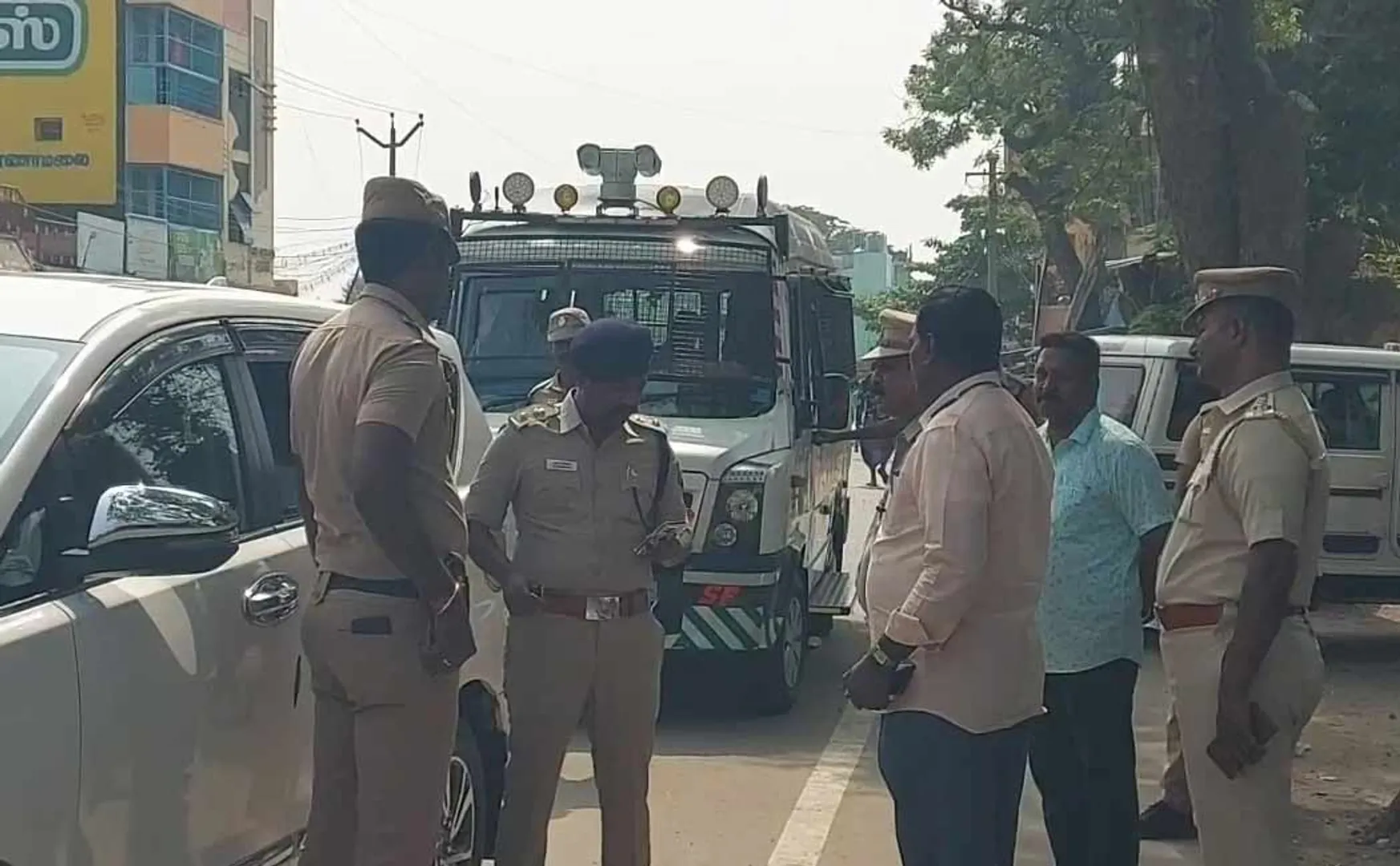 fatality occurred between people selling liquor in the illegal market