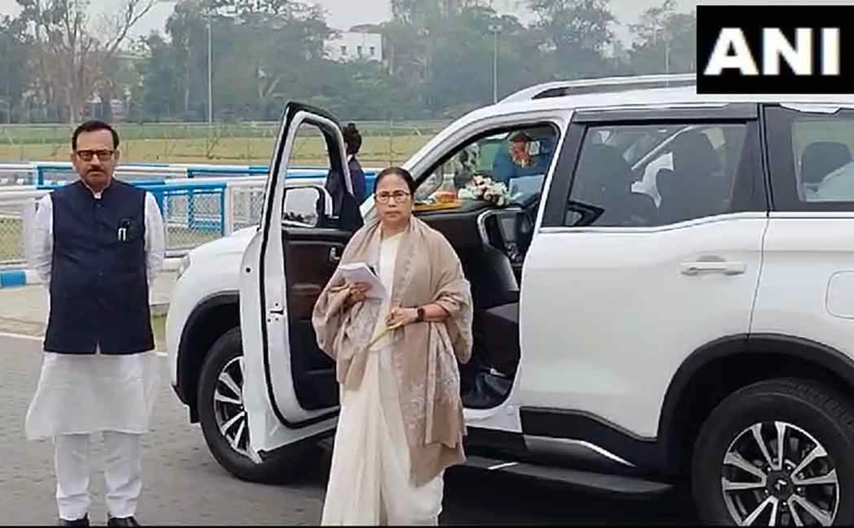 "Trinamul alone in West Bengal" - Mamata Banerjee in action