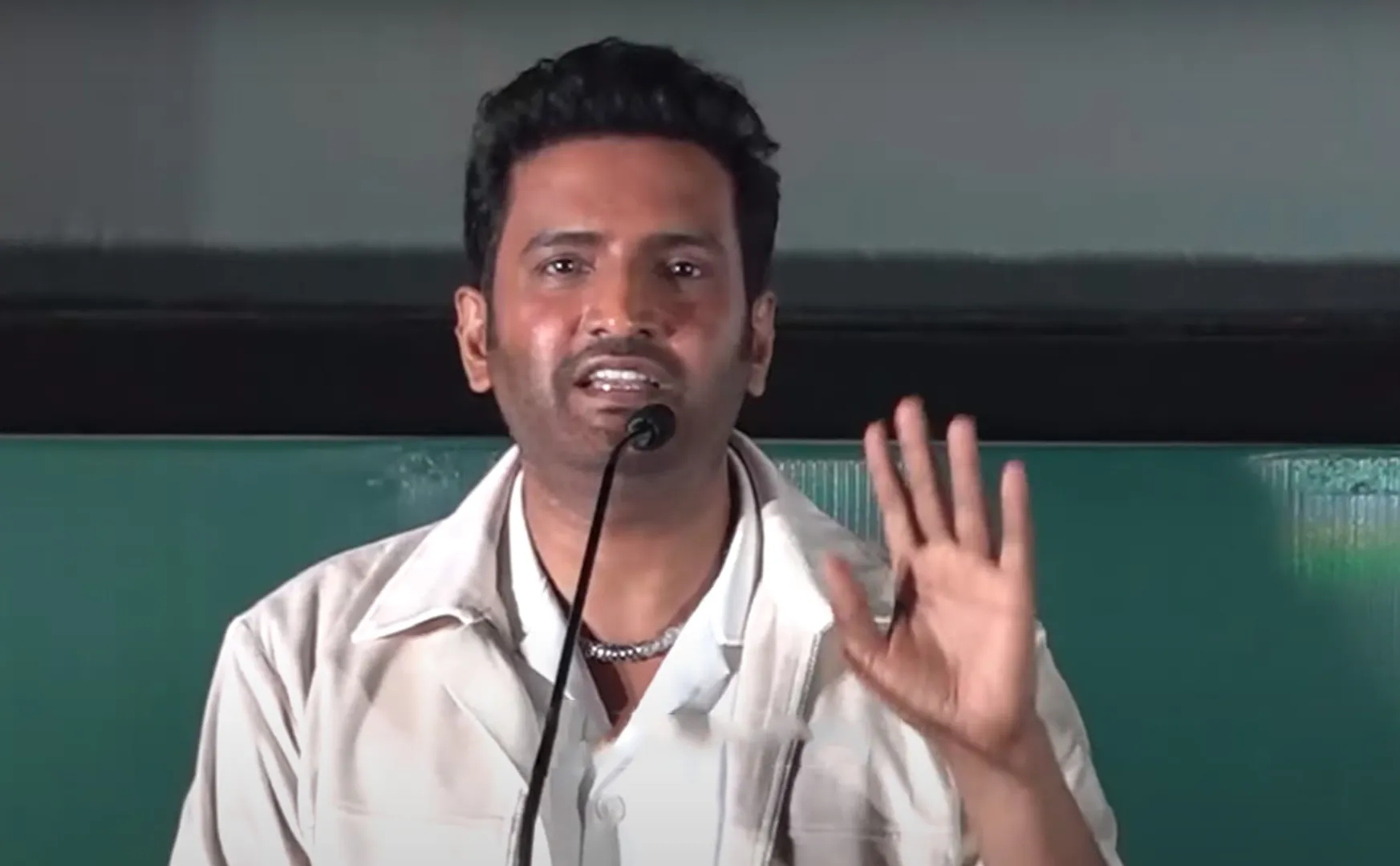 santhanam speech in vadakkupatti ramasamy movie audio launch 