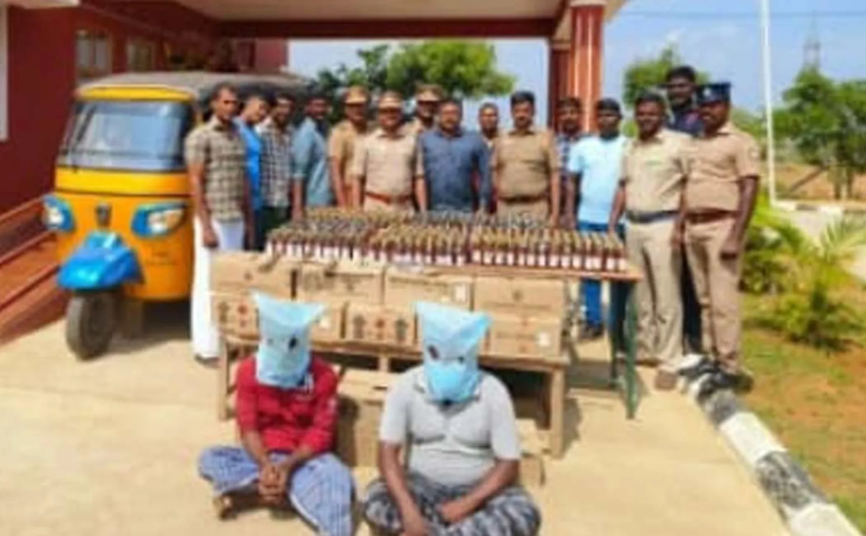 Two arrested for robbing Tasmac shop
