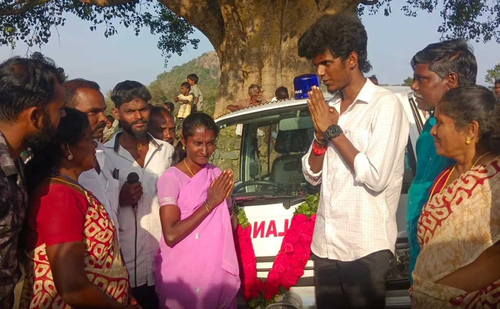 bala gives ambulance to tirupathur district peoples 