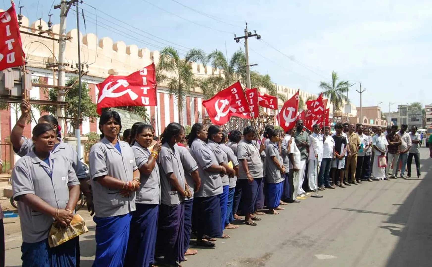 Trichy 120 sanitation workers sacked from tomorrow