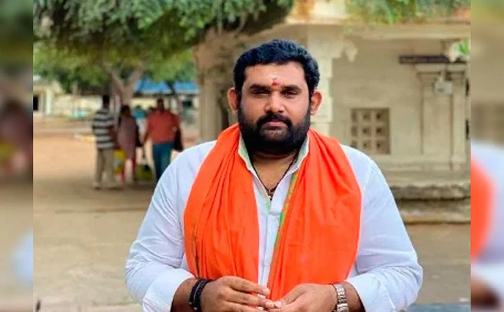 3 individual troops quickly for caught Amar Prasad Reddy 