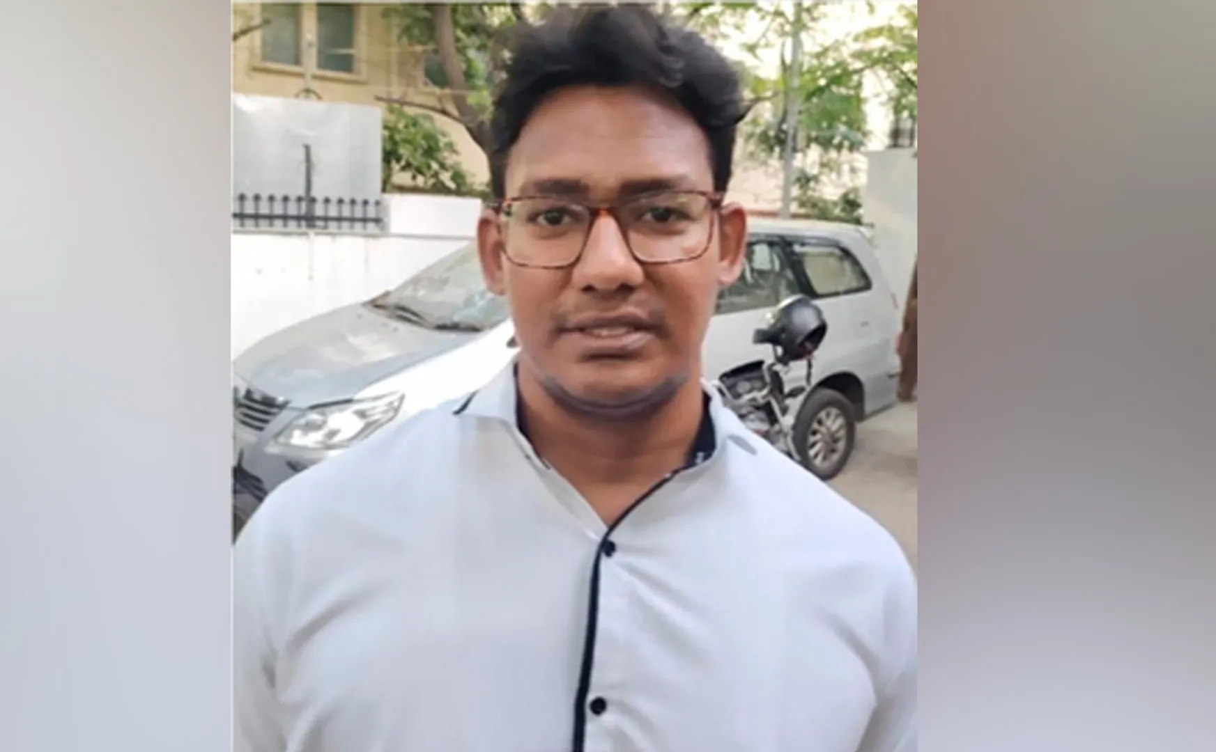 A medical student caught in the lurch at Hidden camera in the bathroom