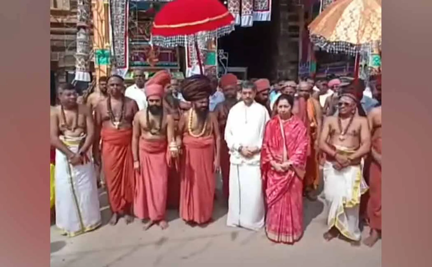 Governor's visit to Thiruphuvanam Kambakareswarar Temple; Devotees suffer