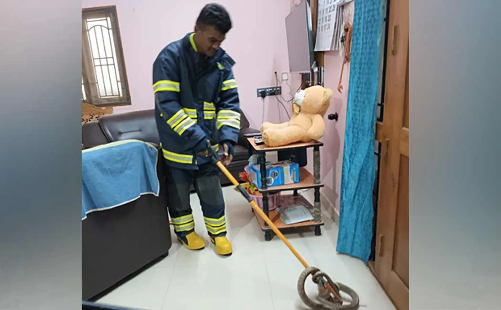 A 7-foot-long snake entered the house in Trichy 