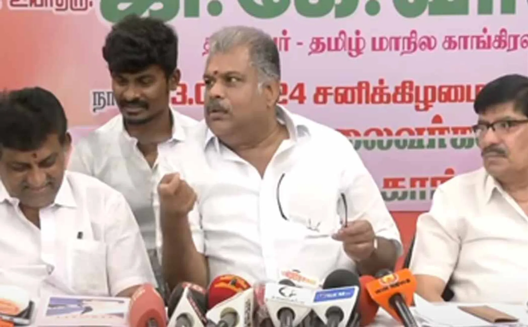 BJP trying to form alliance with AIADMK again