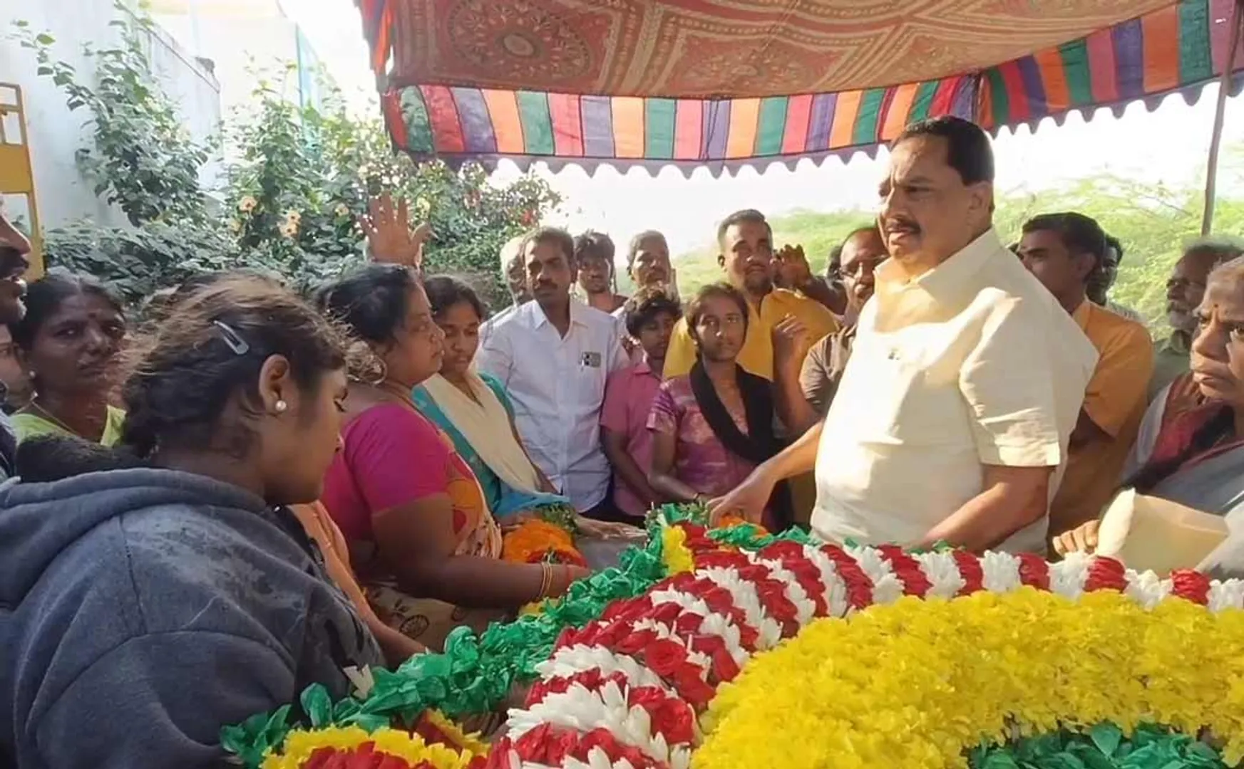 Minister Gandhi bears the education expenses of the organ donor's children