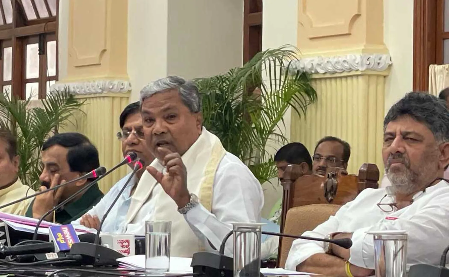 Congress MPs are protesting against the central government