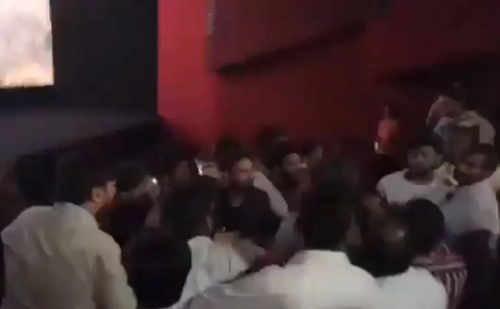 yatra 2 fans fight between jegam mogan reddy pawan kalyan 