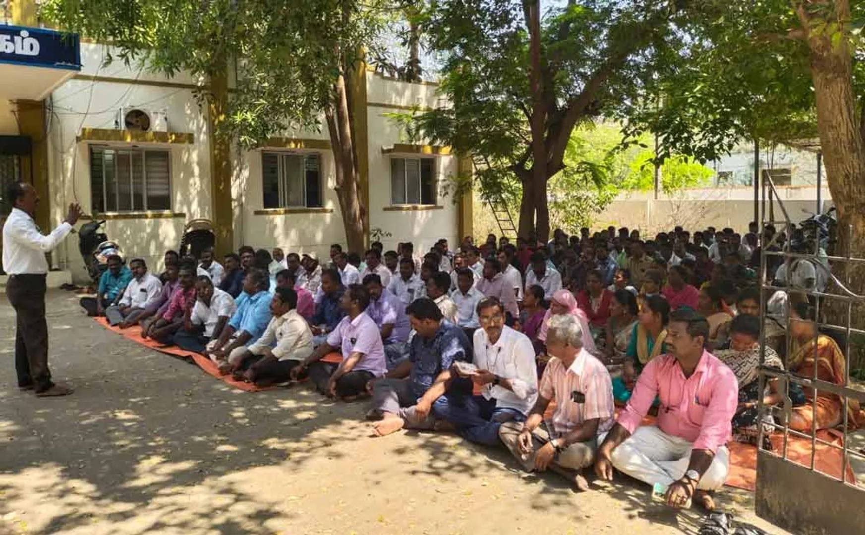 Collector suspended the order due to communication of the vao Officers