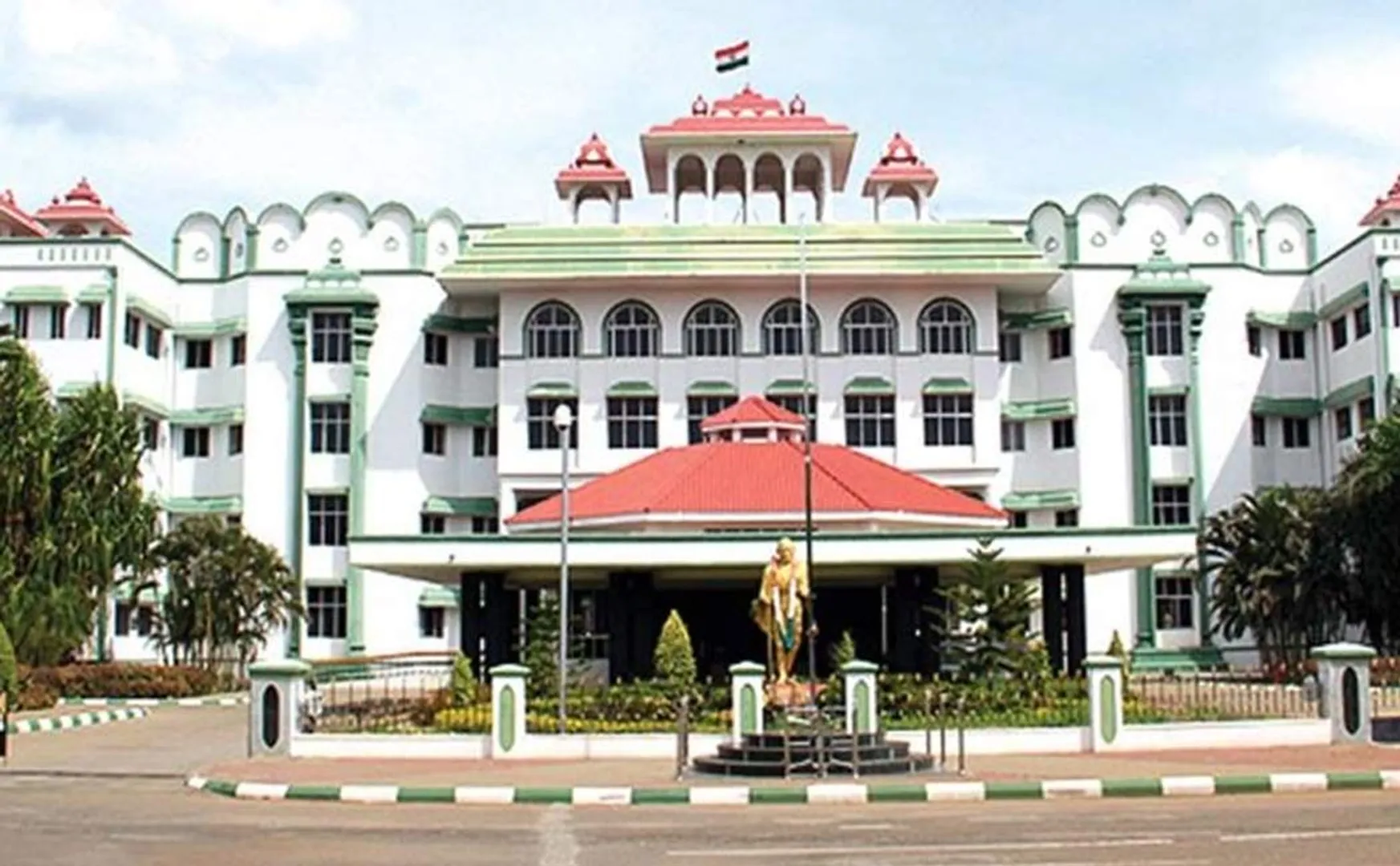 High Court Madurai Branch Order for case of Voting in college