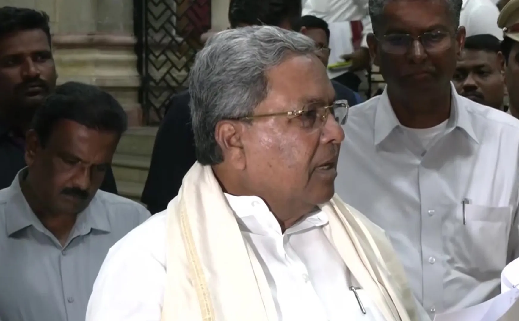 Siddaramaiah question Did PM Modi try to divide the country when he was the Chief Minister?