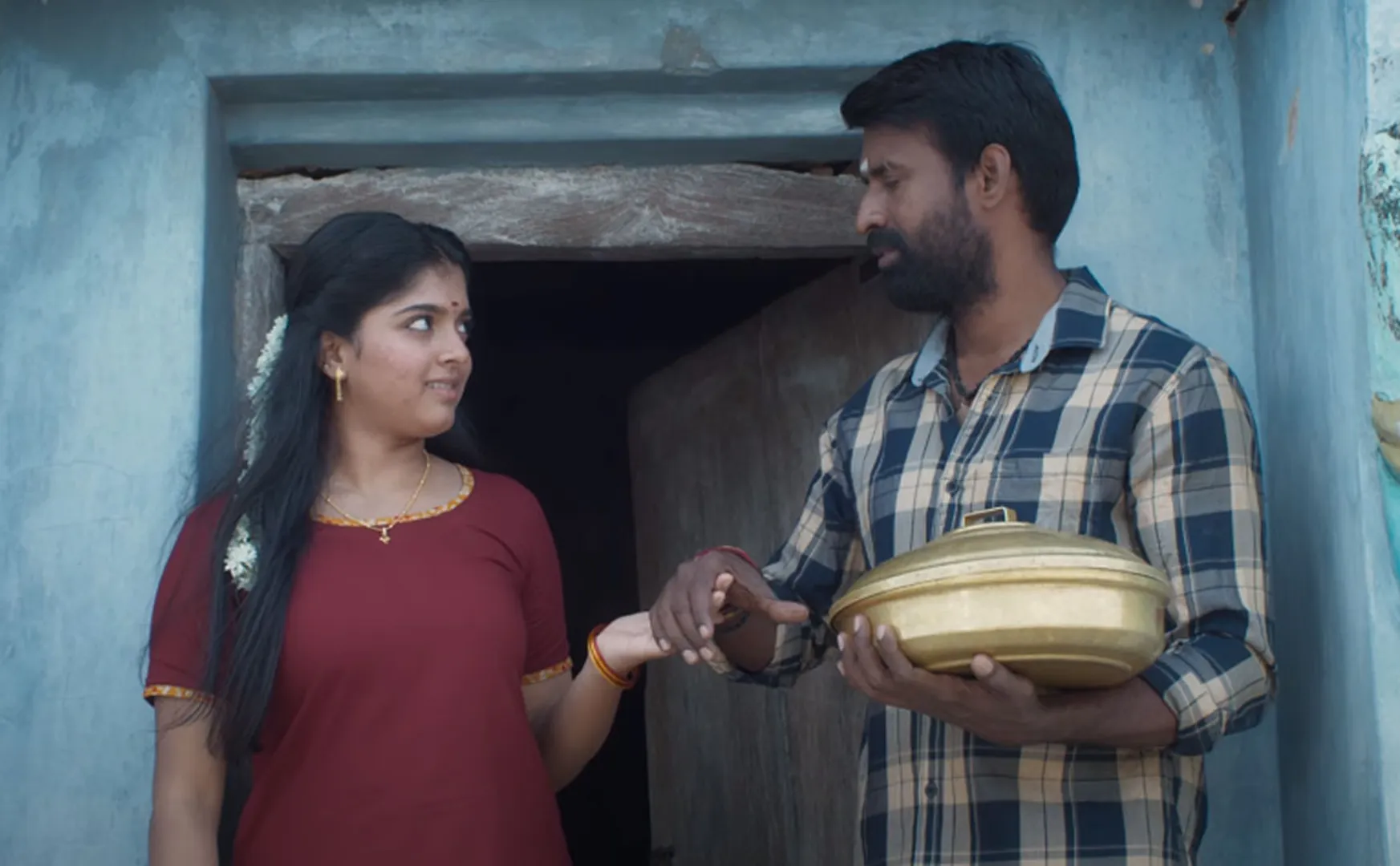garudan movie soori Panjavarna Kiliye video song released