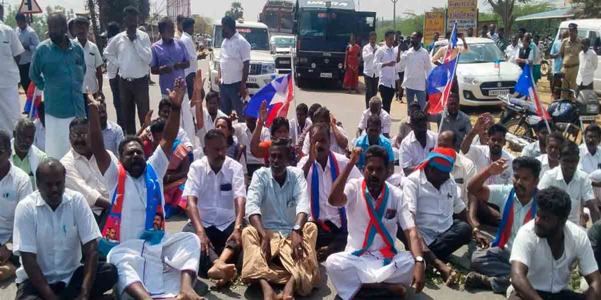 mazhaiyur incident-2nd day of road blockade!