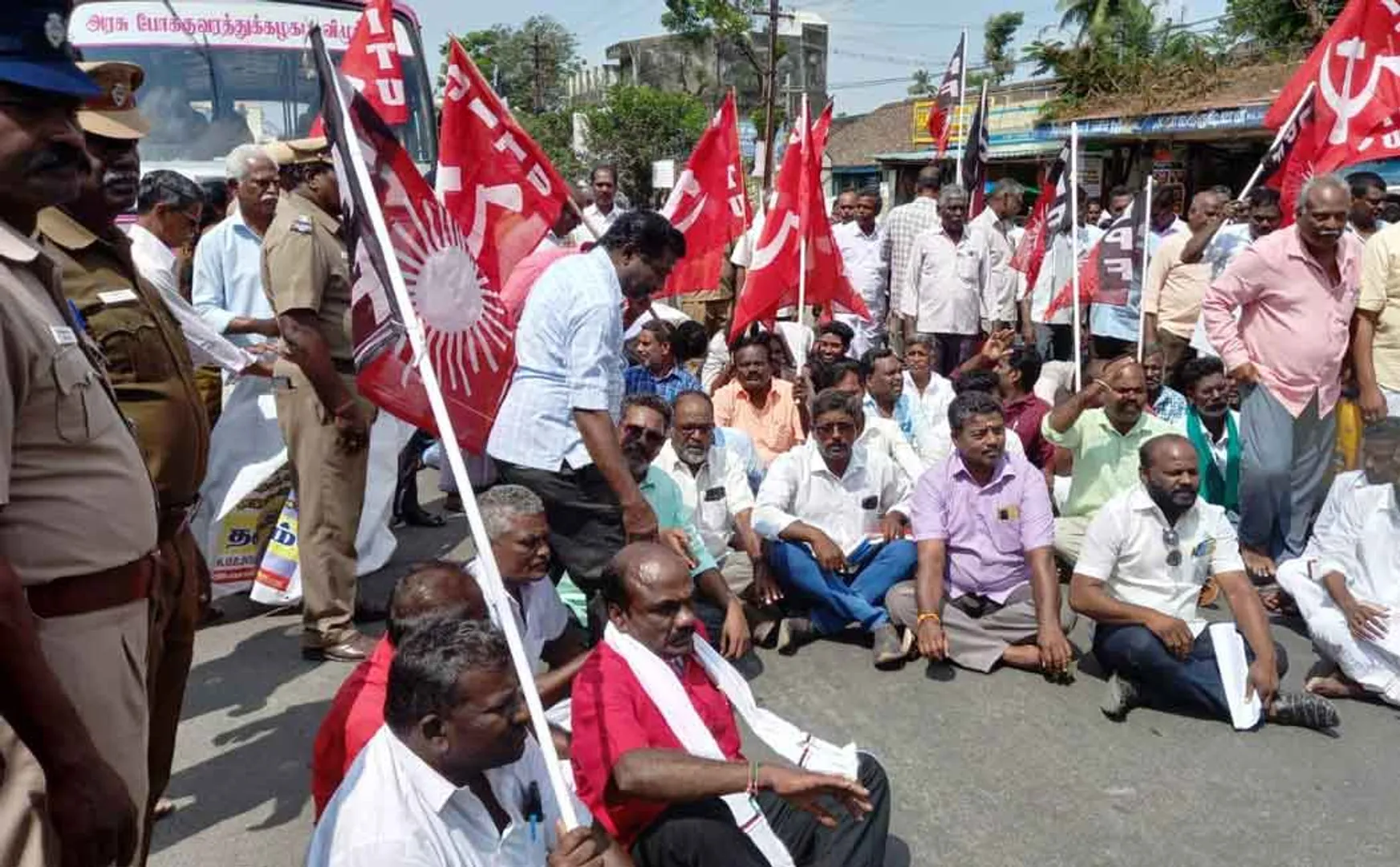 struggle in Chidambaram demanding protection of PSUs