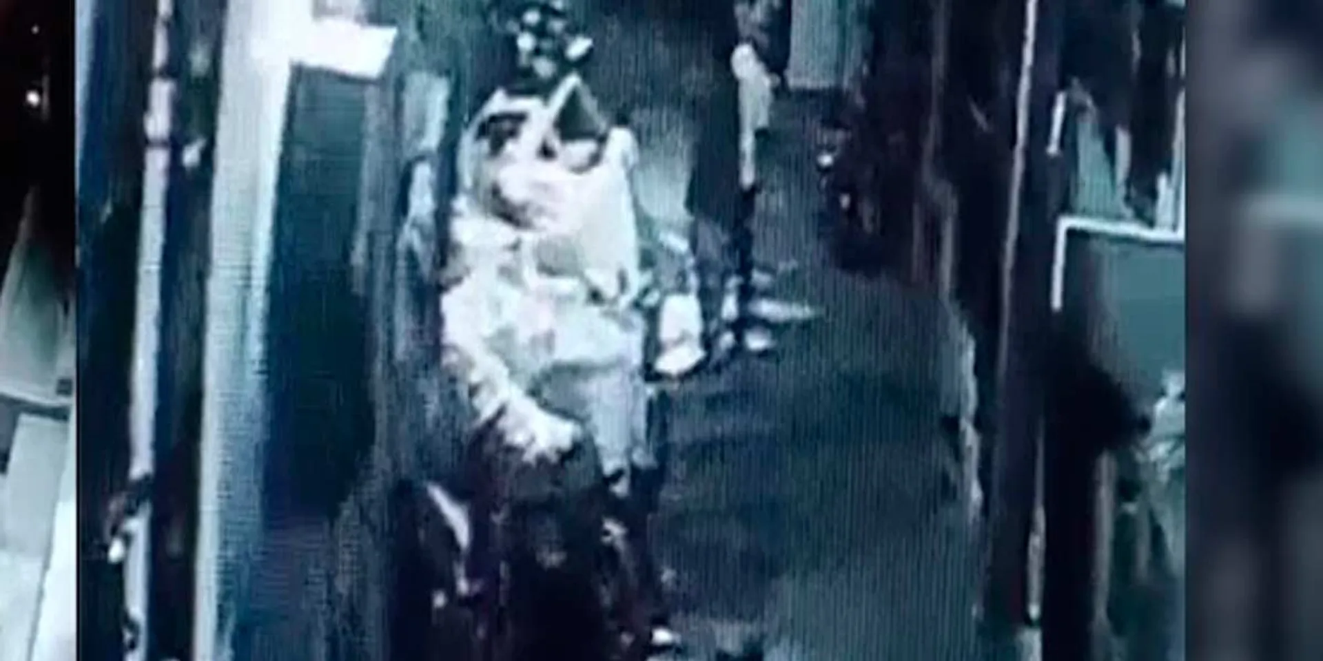 The Mysterious Man Who Strikes at Midnight; Citizens making requests to the police