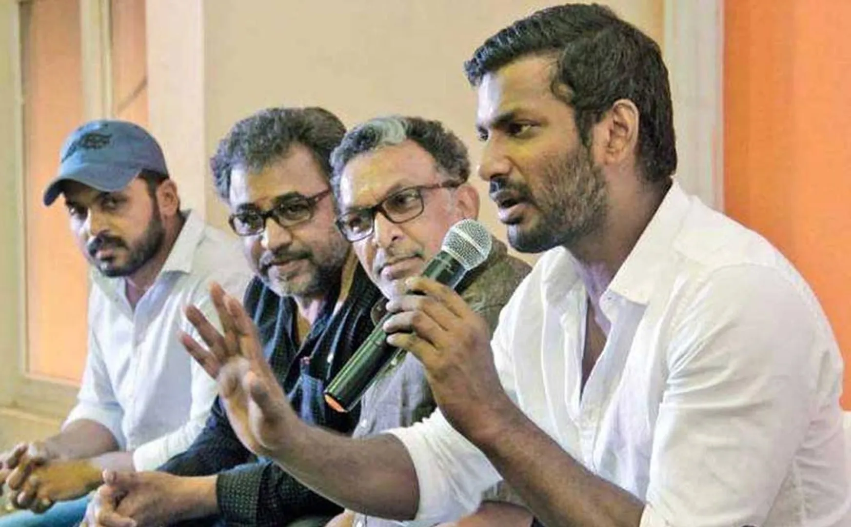 south indian artistes assoociation condemn trisha admk av raju issue 