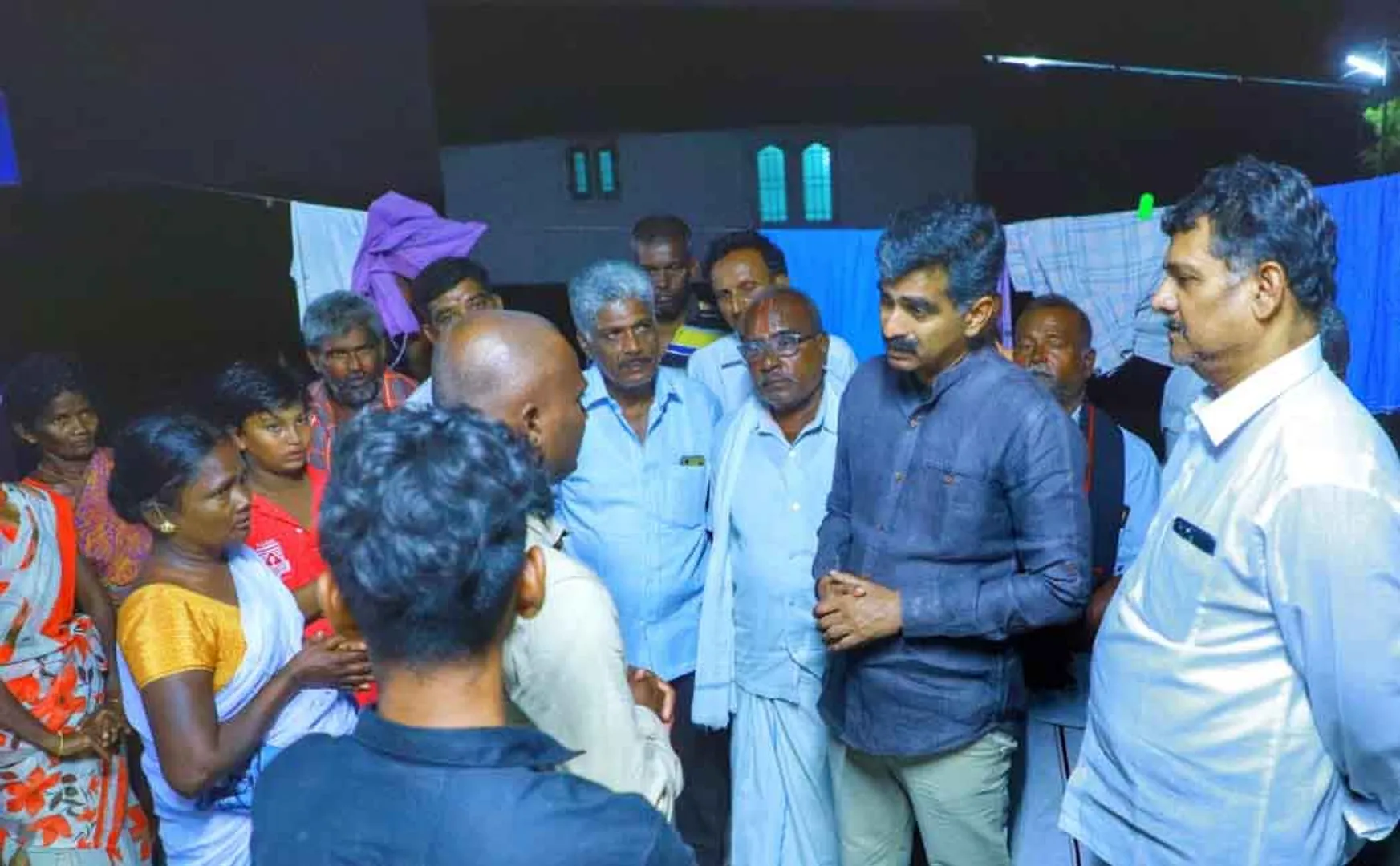Durai vaiko visit and share condolence sattur crackers accident family  