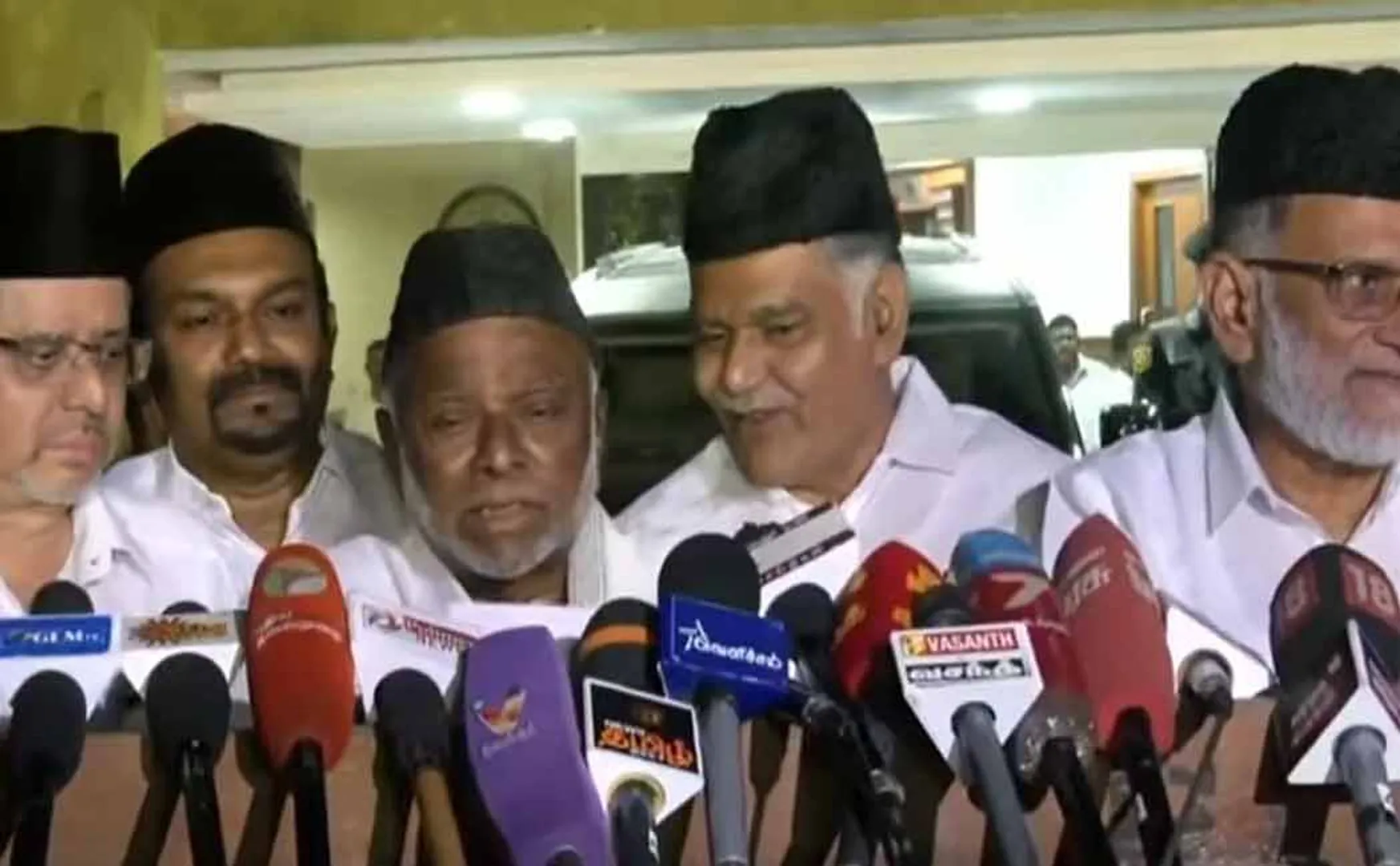 DMK - iUML  distribution signature between