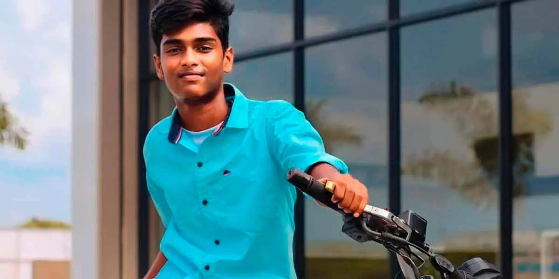 School student lose their live after getting caught in the wheel of a private bus