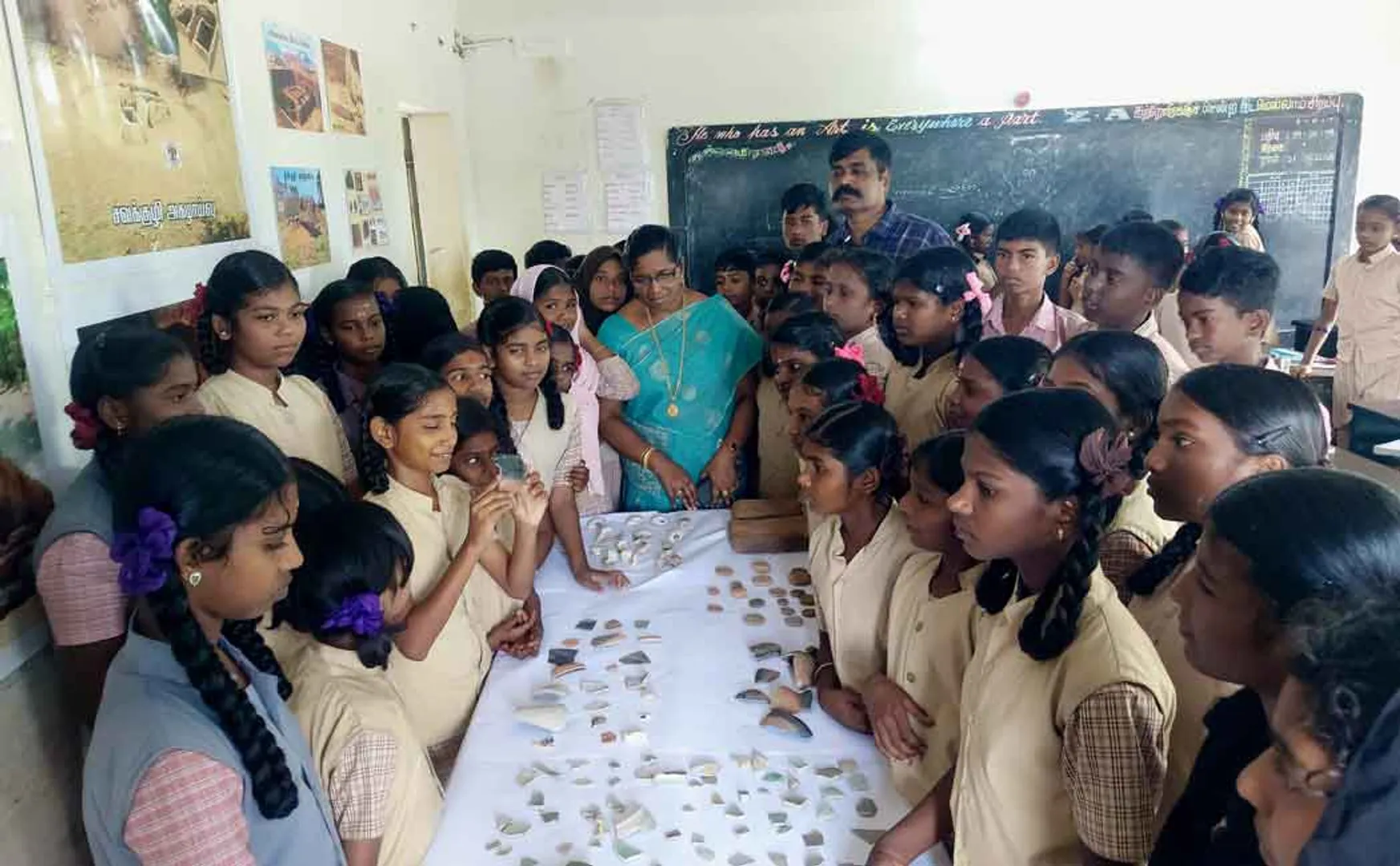 Students who were surprised to know the methods of excavation