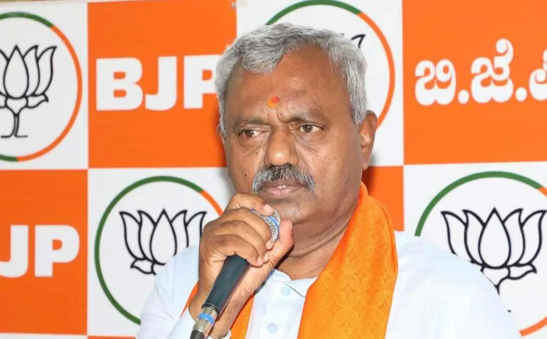 BJP MLA Vote for Congress Party in karnataka at rajyasabha election