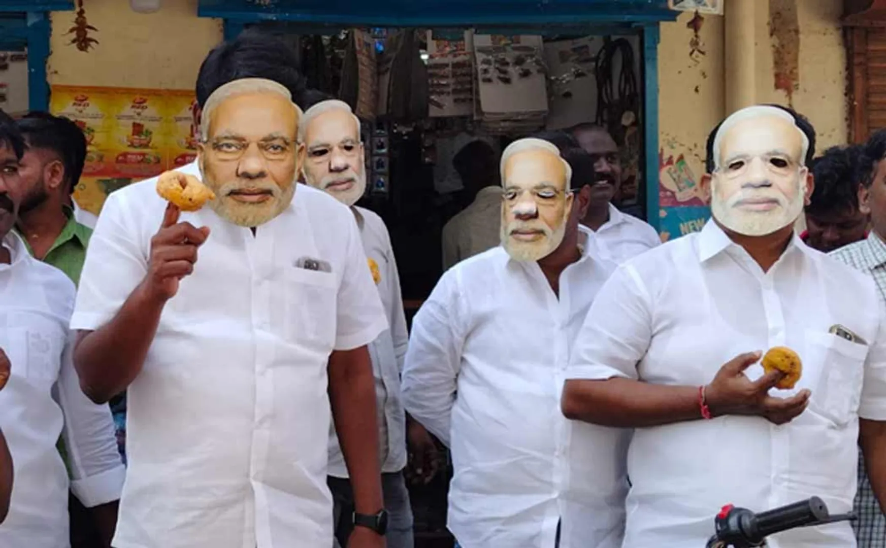 DMK is campaigning in a strange way against BJP