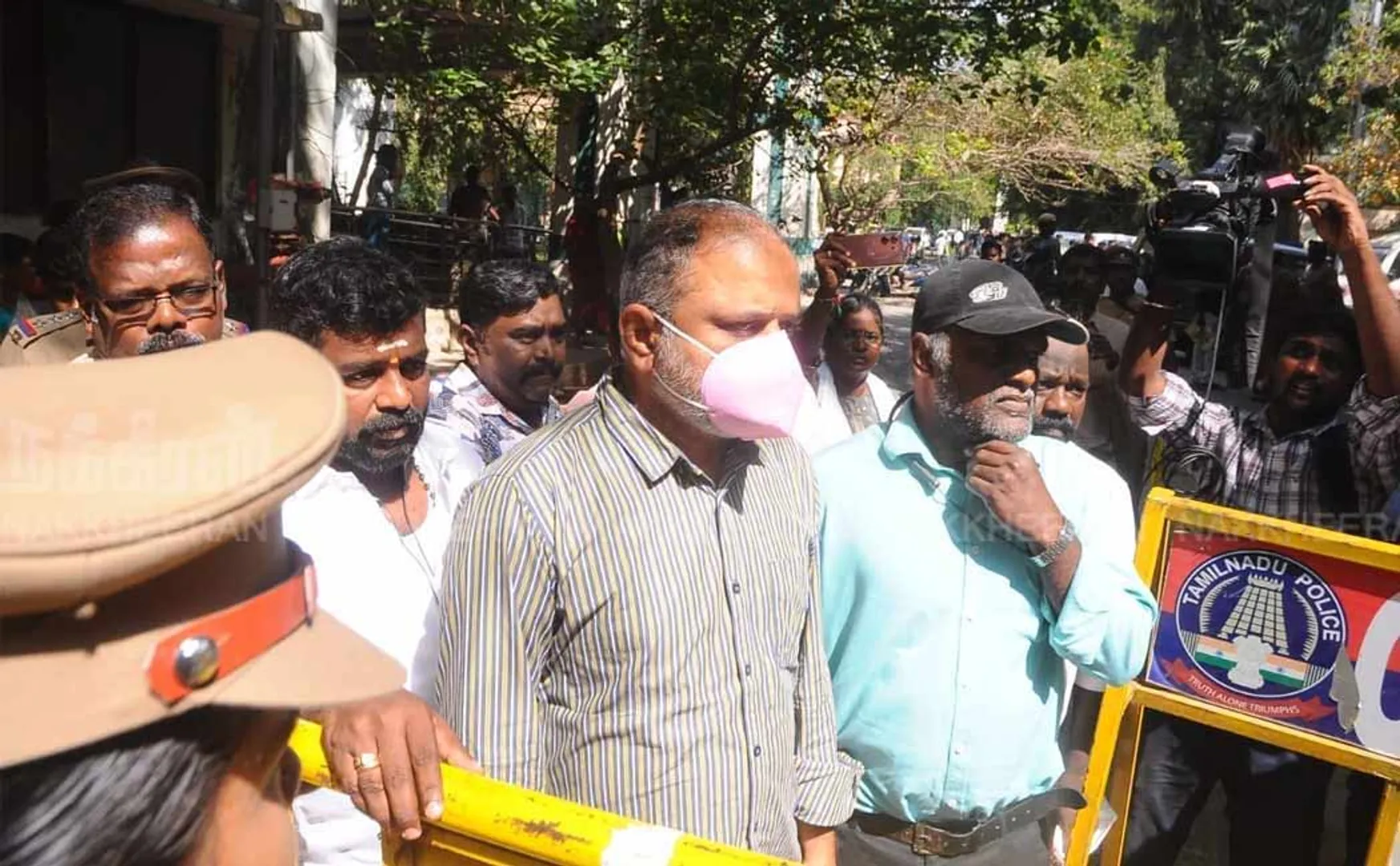 Perarivalan came to pay tribute to Shanthan's (Pictures)