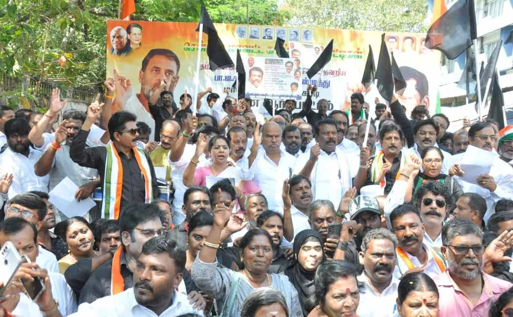 Congress protest against the BJP government for failing to condemn the Sri Lankan government (pictures)