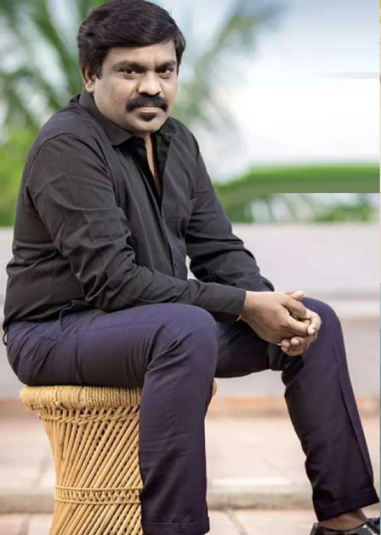 /idhalgal/eniya-utayam/country-singer-velmurugans-journey-my-singing-carriage-14