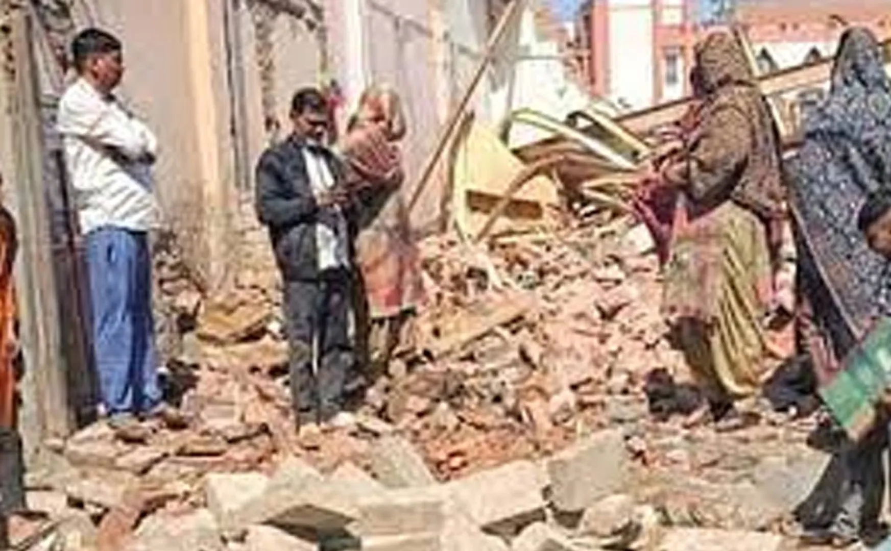 The government demolished the house of the person who saved uttarkhand 41 lives with a bulldozer