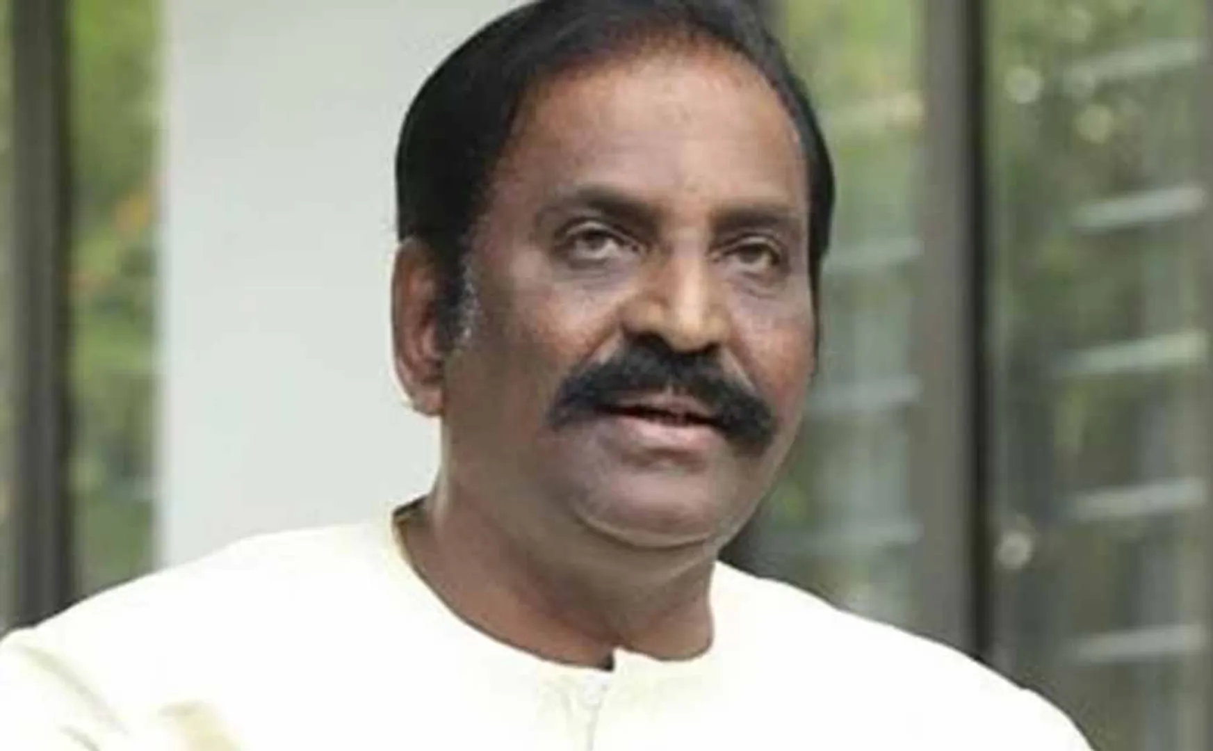 Peruntamil award to poet Vairamuthu