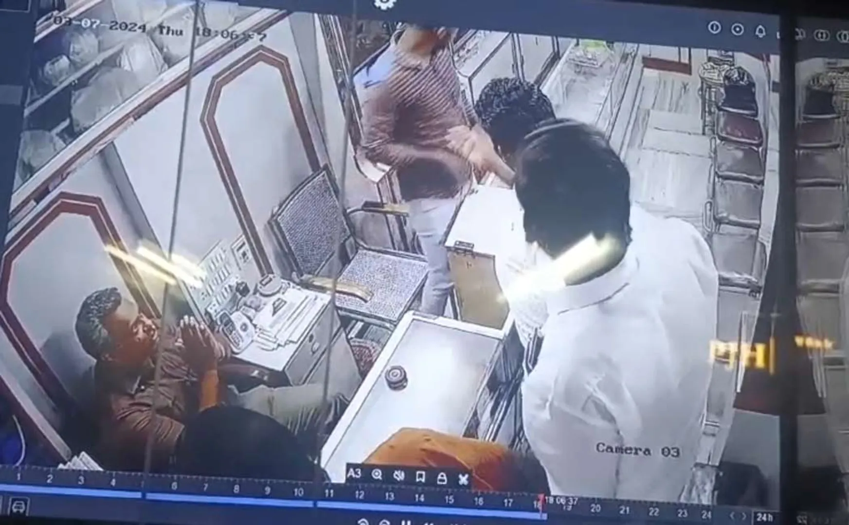 AIADMK leader attacked jewelry shop owner in vellore