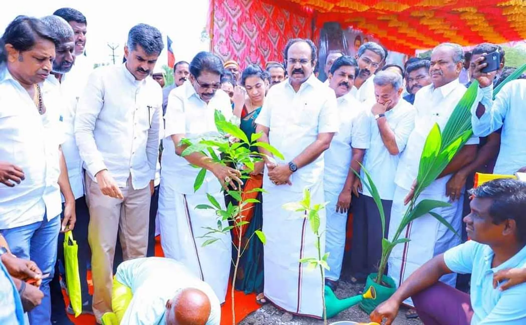 Ministers who started the event of setting up small shops