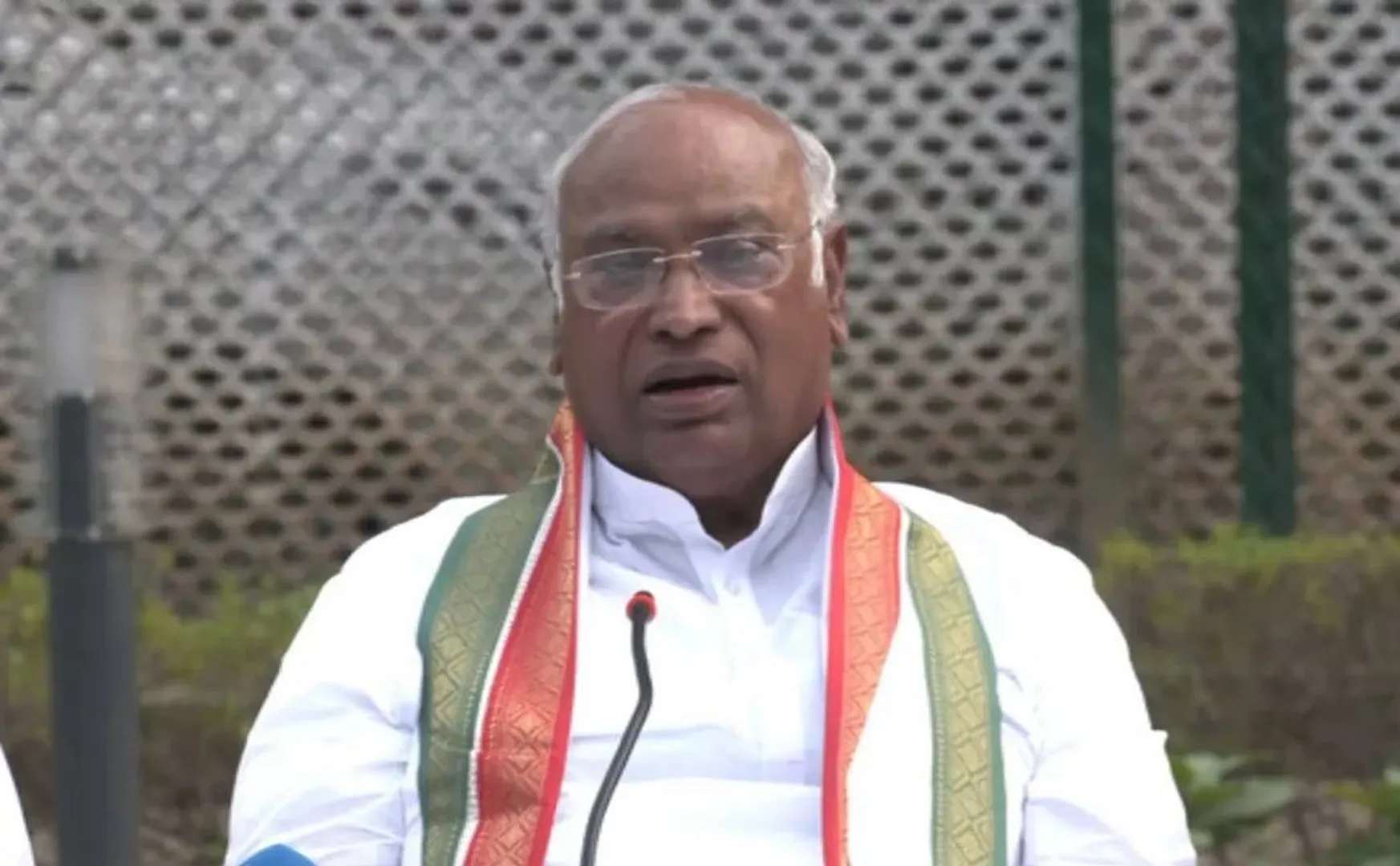 Mallikarjun Kharge said they don't have money for elections
