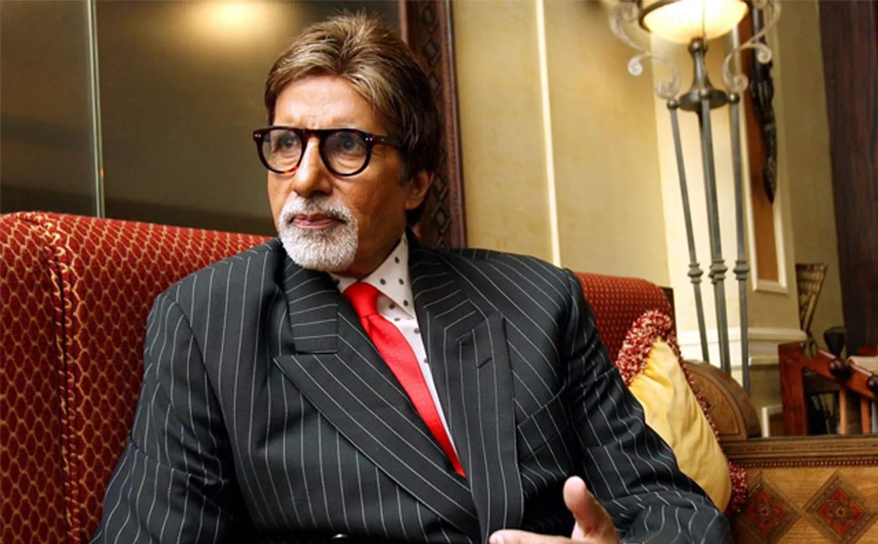 Amitabh Bachchan undergoes angioplasty in hospital