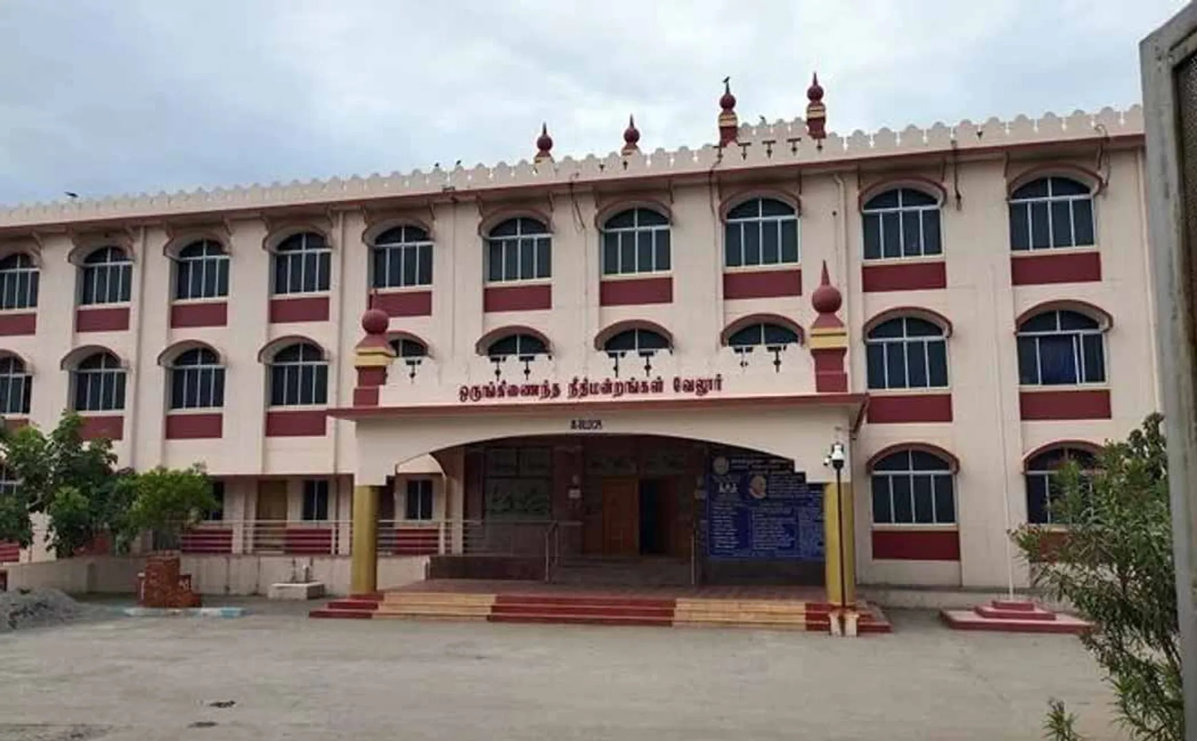 25 years in prison for a construction worker for A 9-year-old girl was misbehaviour in vellore