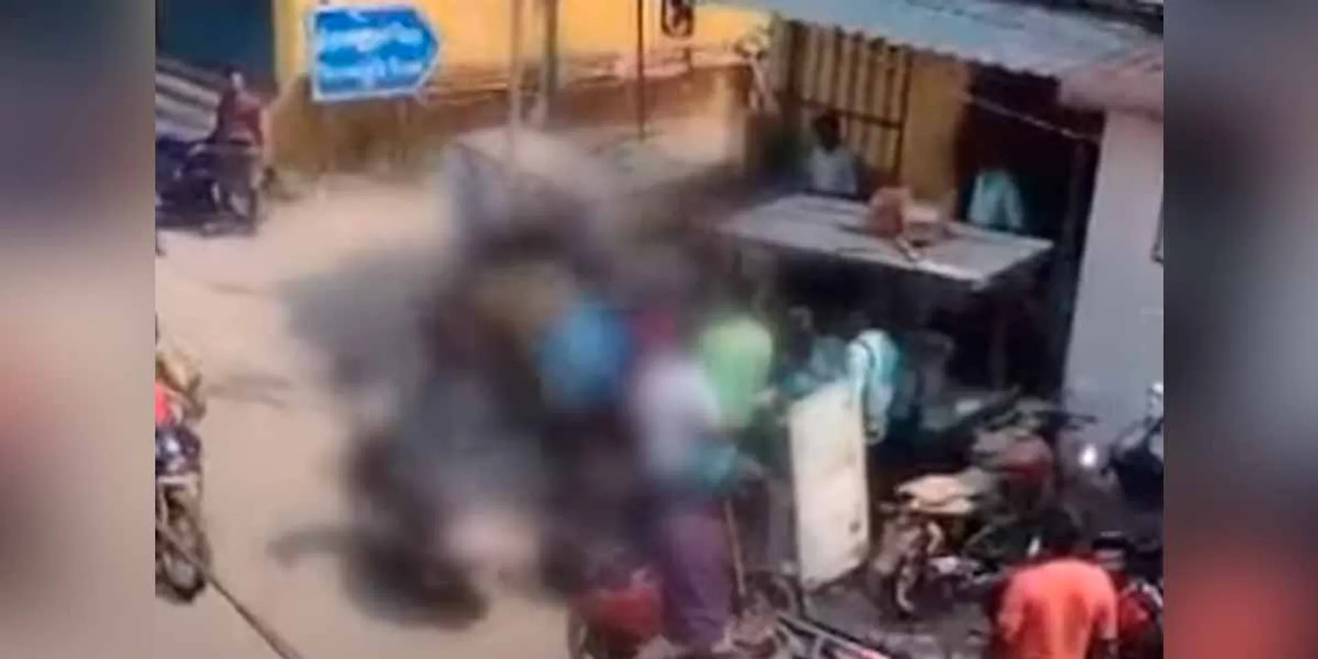 shopkeeper who won't serve chicken baguettes;viral video