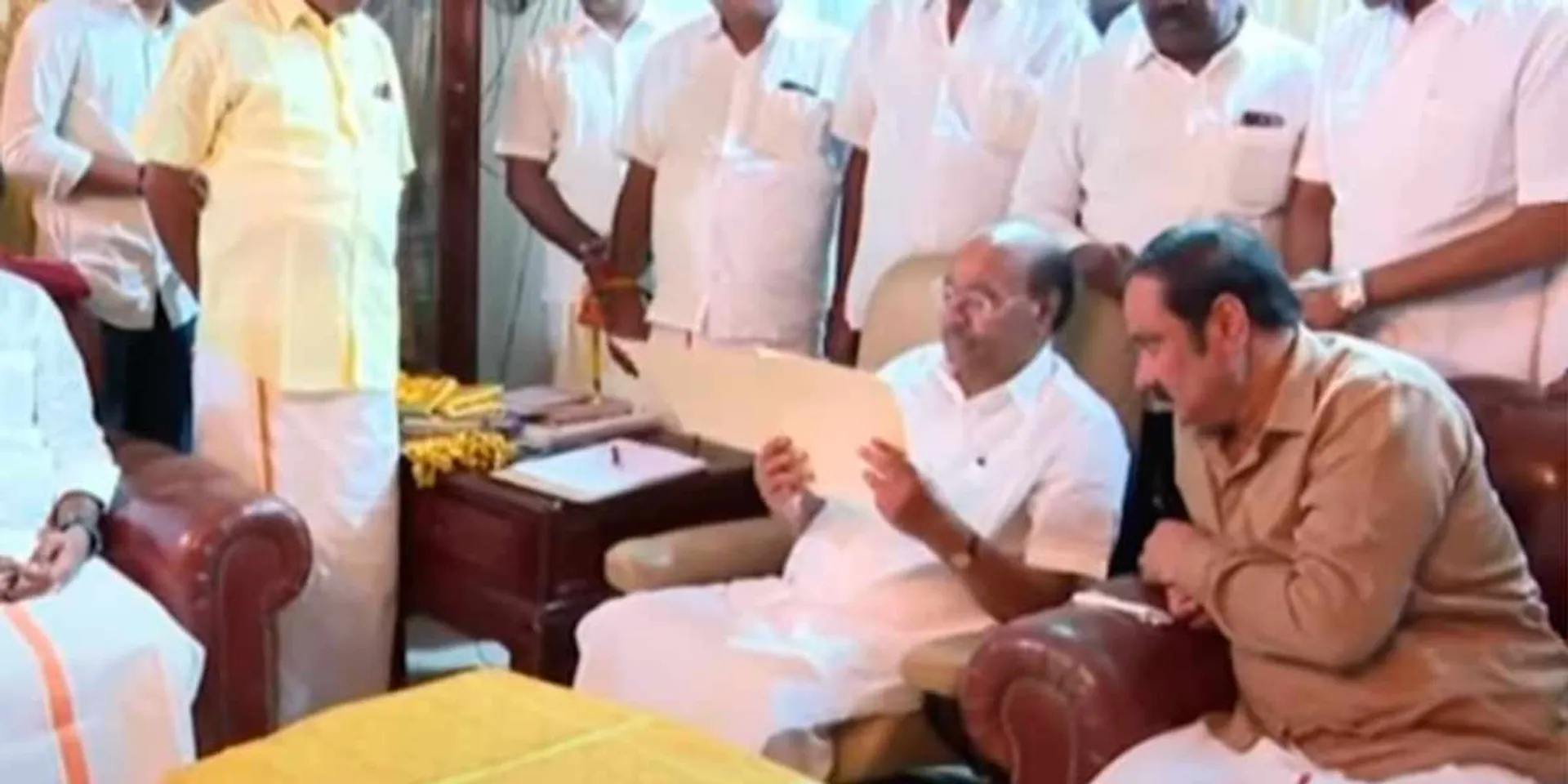 Sudden doubt in the document; Ramdas went to a private room and asked for a dowt
