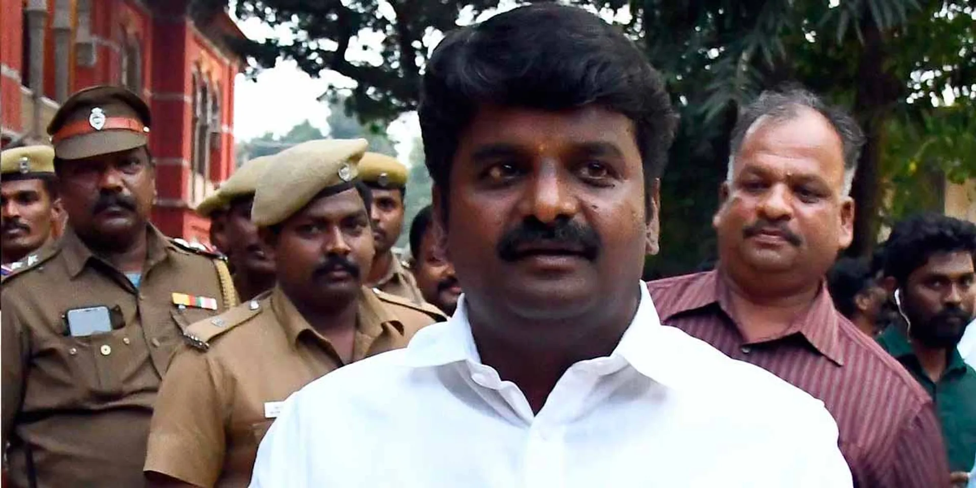 Enforcement Directorate raids Vijayabaskar's house