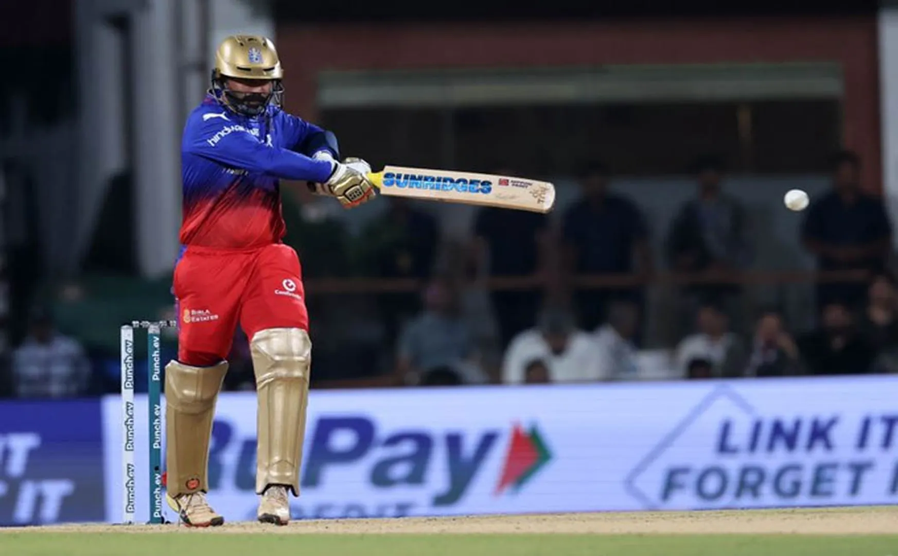 CSK vs RCB ipl latest live score update 
