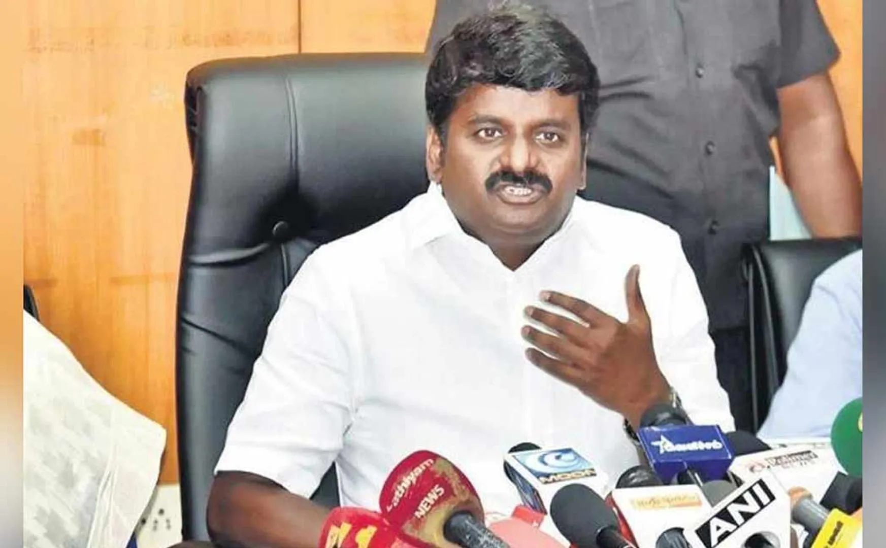 ed Petition seeking details of case registered against Vijayabaskar by Anti-Corruption Department