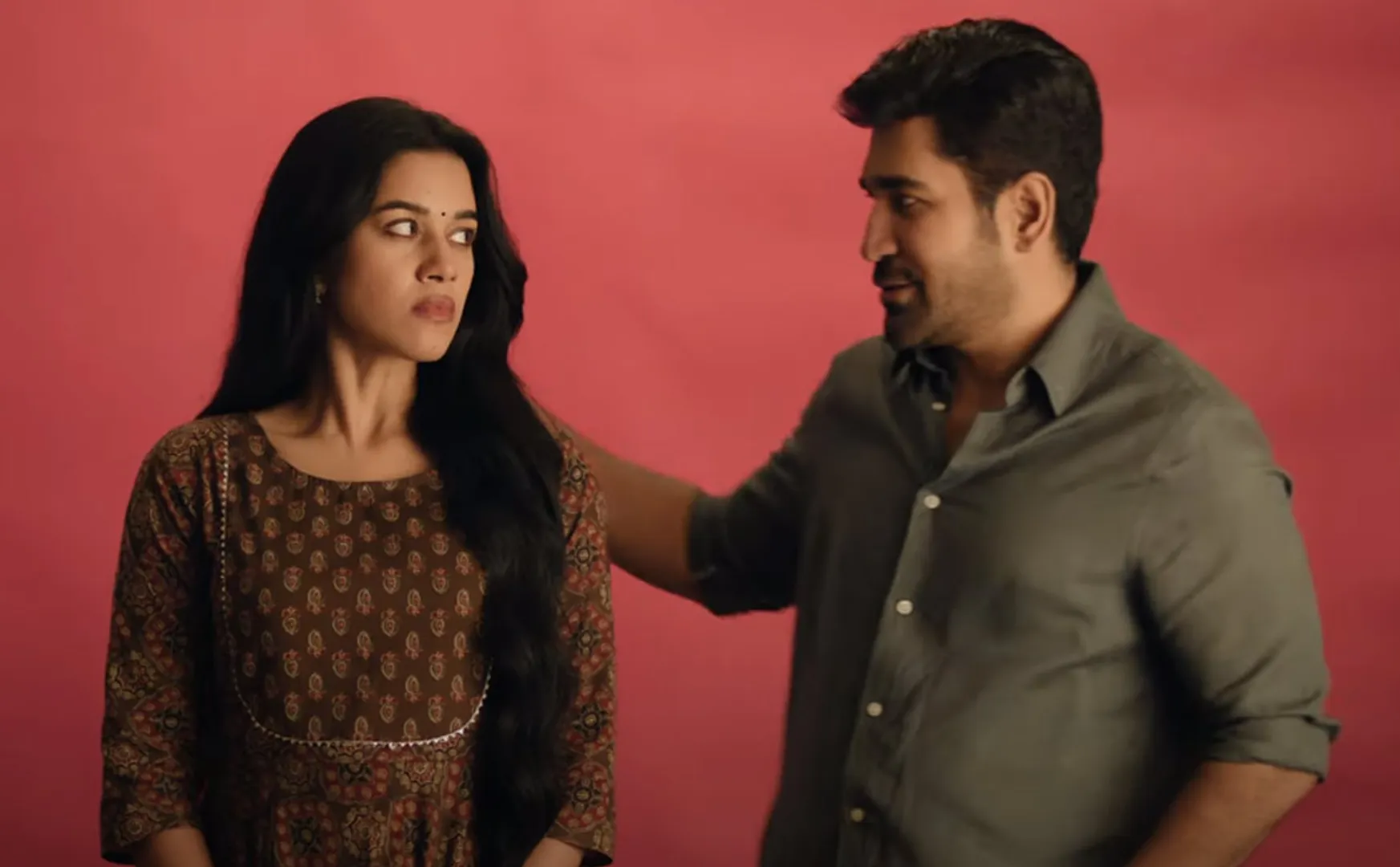 Vijay Antony Mirnalini Ravi Romeo trailer released