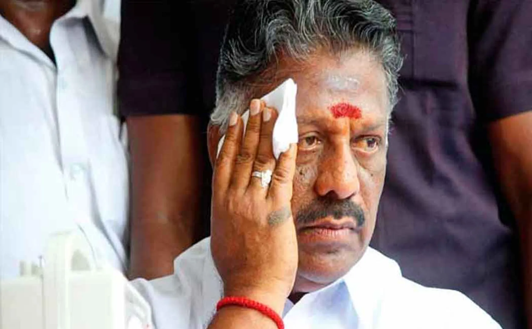 ban on using OPS aiadmk symbol will continue says Madras High Court