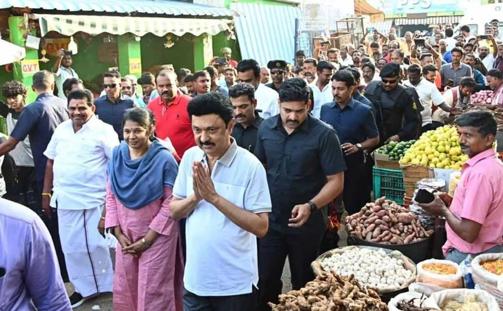 Interesting events followed when the CM stalin campaign in Tuticorin