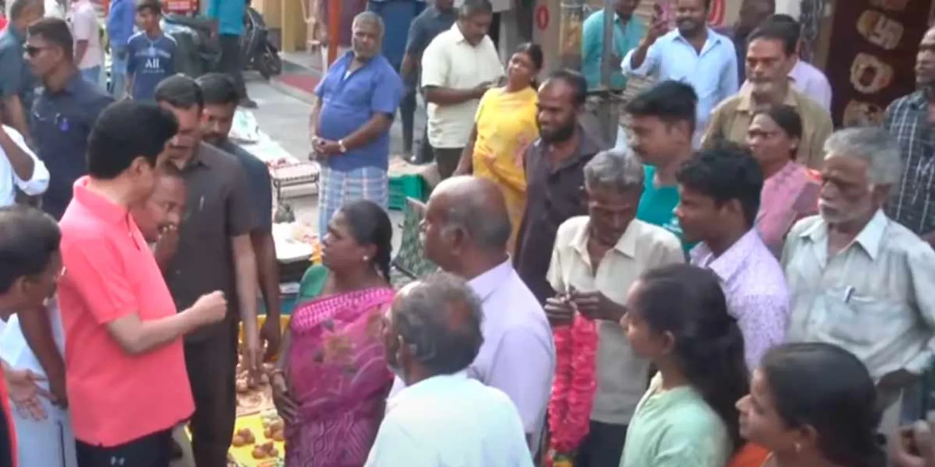  Collecting votes on a walk; M.K.Stalin who took the field in Salem