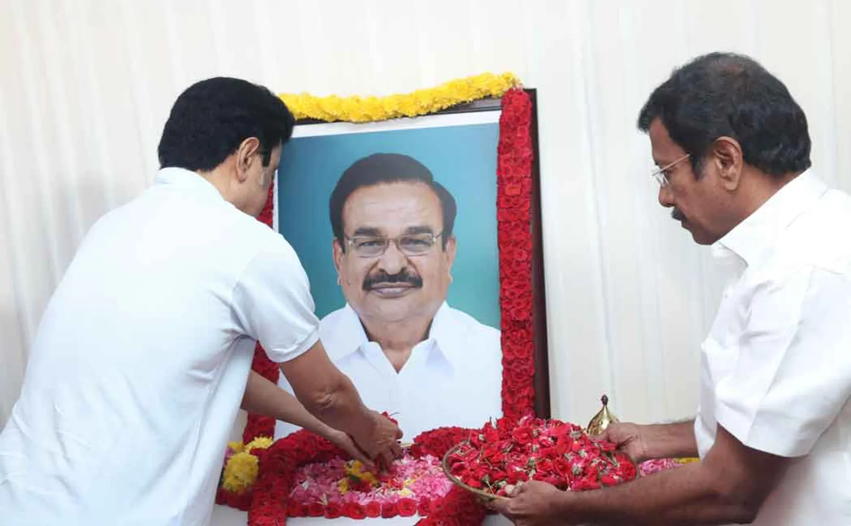 CM Tribute to Late MP Ganesh Murthy at residence